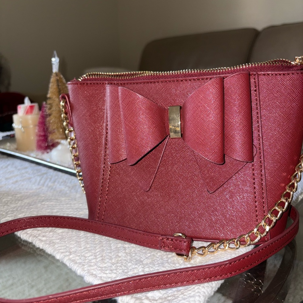 Elegant Red Bow Accent Women's Bag